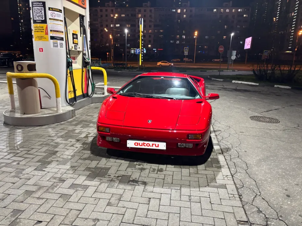 В Москве выставили на продажу почти новый 34-летний Lamborghini Diablo