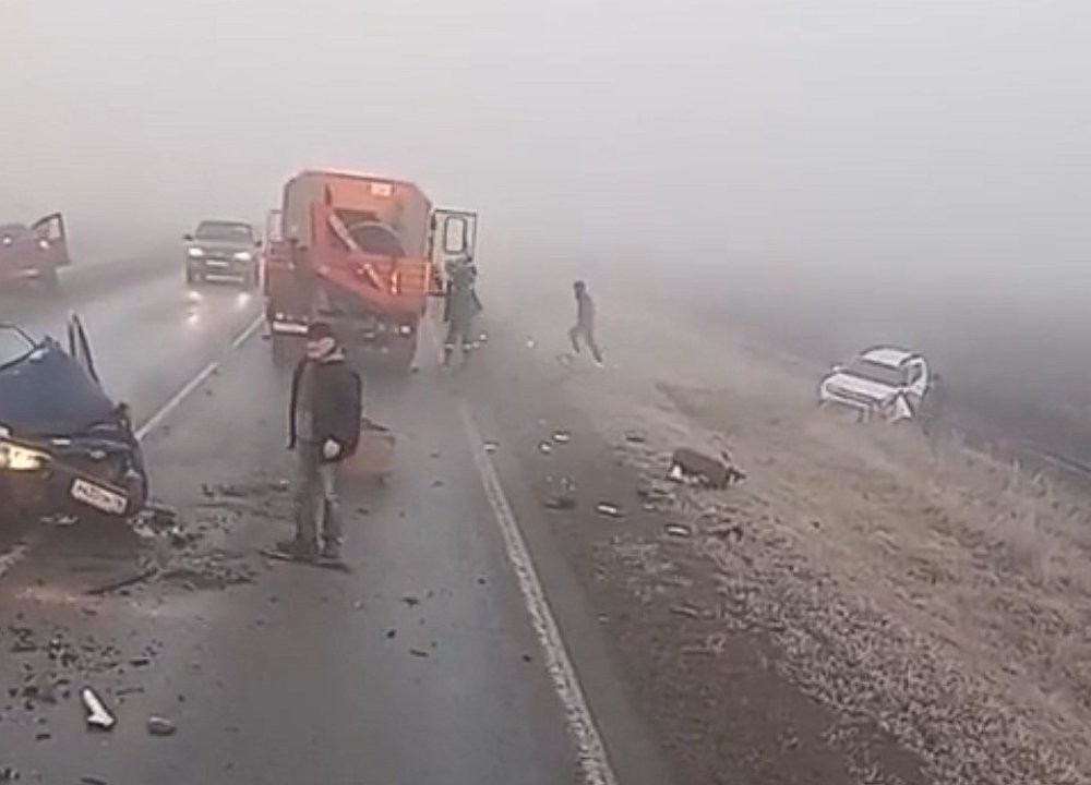 Туман, видимость плохая, но все торопятся