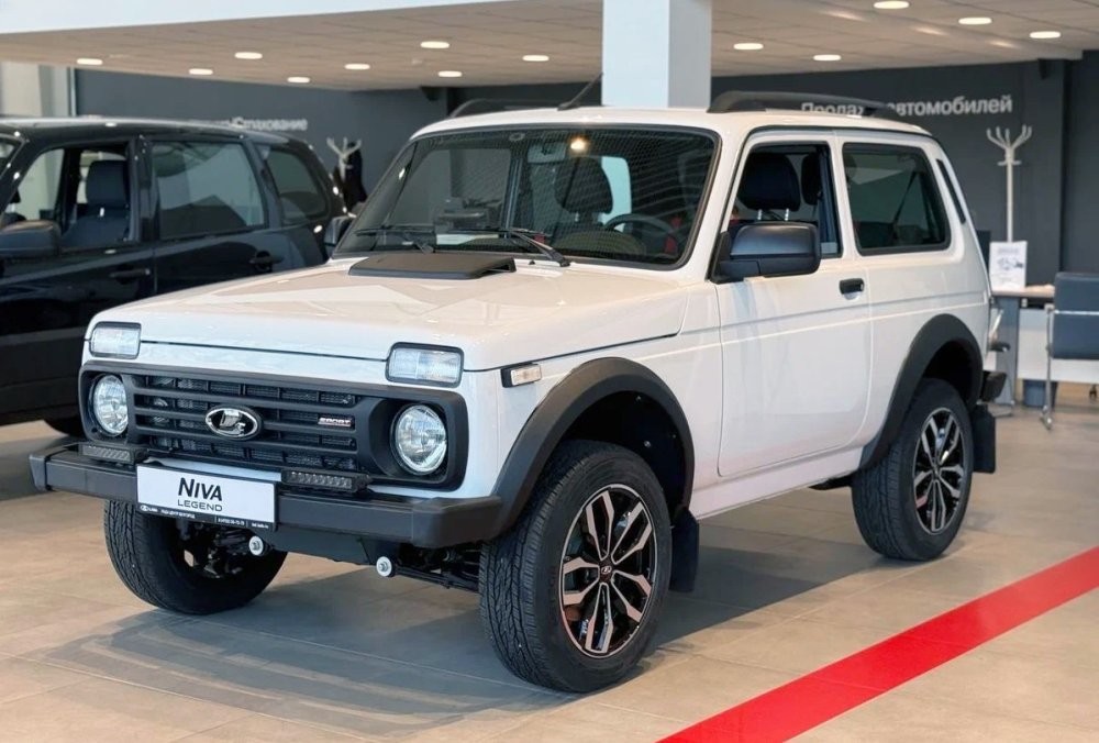 Новая Lada Niva Sport за 1 700 000 рублей прямо с завода оказалась ржавой и с протекающим маслом 