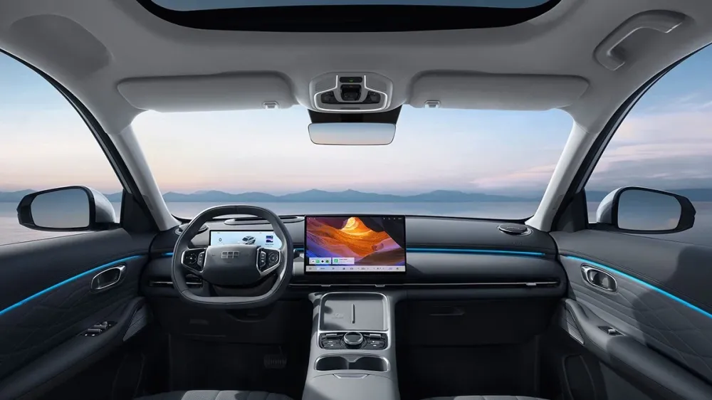 Марка Geely объявила стоимость гибридного кроссовера EX5 EM-i в России