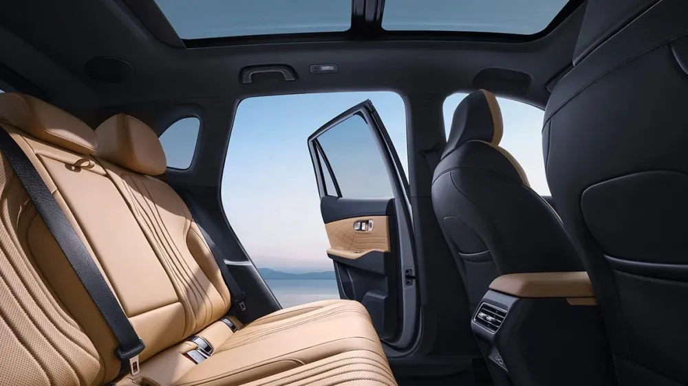 Марка Geely объявила стоимость гибридного кроссовера EX5 EM-i в России