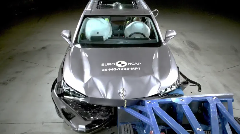 На краш-тестах Euro NCAP разбили кроссовер MG, который станет Москвичом М90