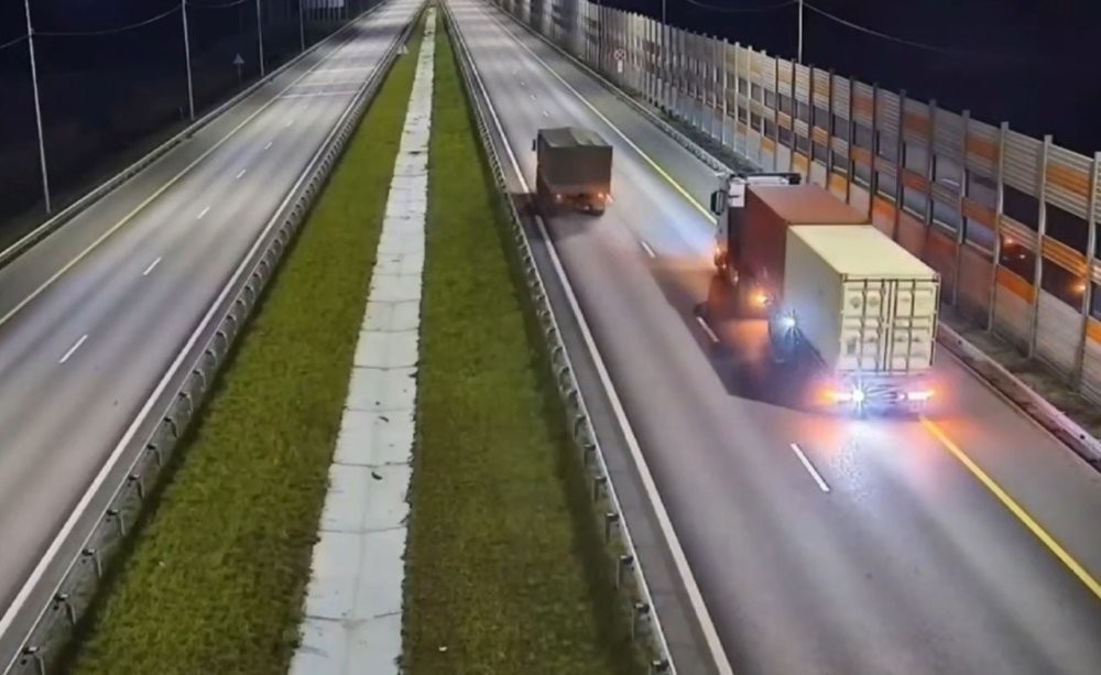 Пропустил съезд и поехал задним ходом по автомагистрали