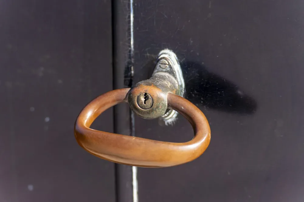 105-летний электрокар выставили на торги. Он до сих пор на ходу