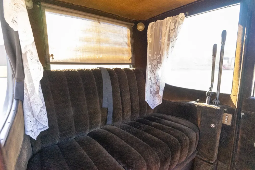 105-летний электрокар выставили на торги. Он до сих пор на ходу