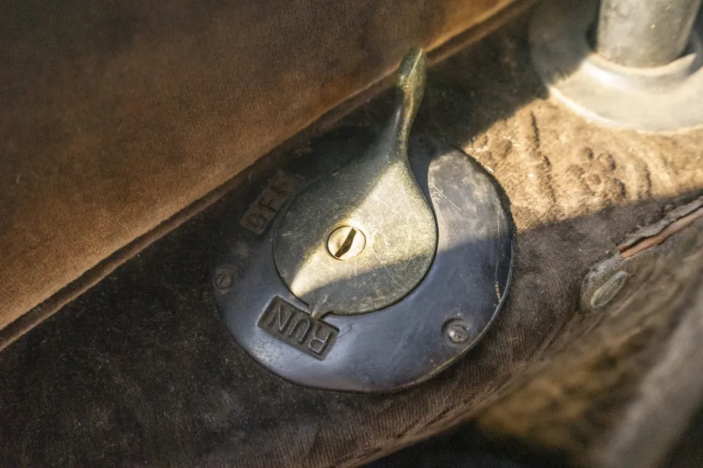 105-летний электрокар выставили на торги. Он до сих пор на ходу