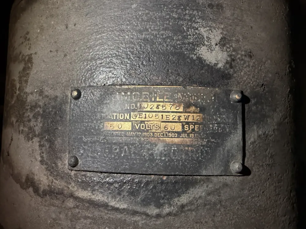 105-летний электрокар выставили на торги. Он до сих пор на ходу