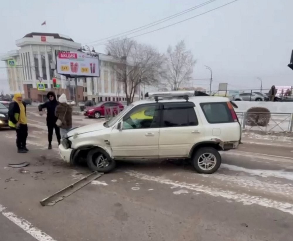 Авария из-за запавшей педали газа