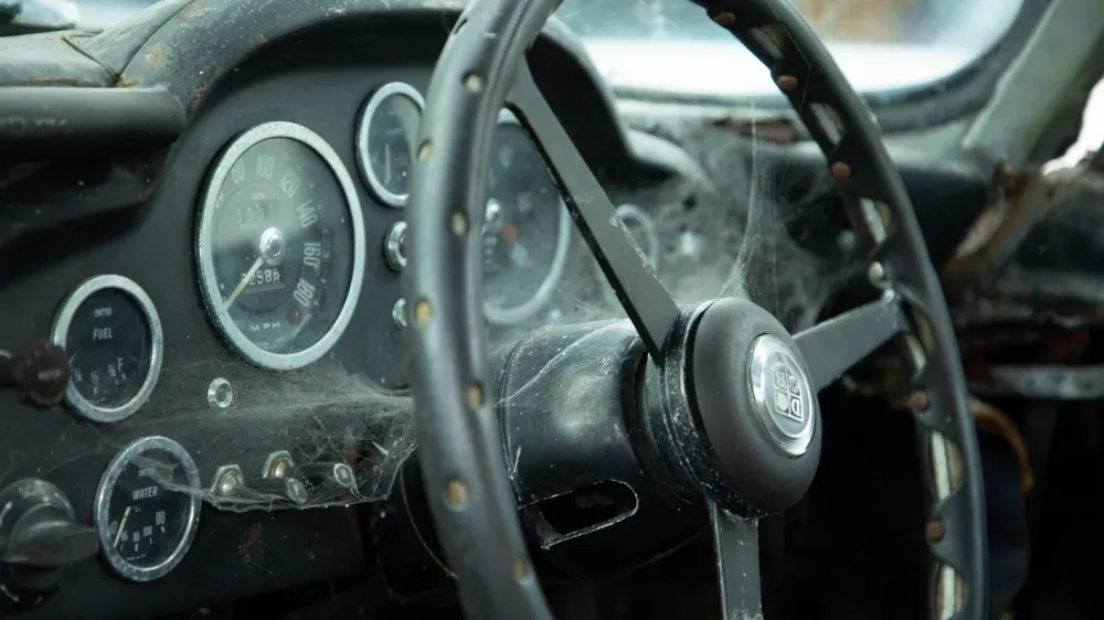 60-летний Aston Martin DB5 подорожал более чем в тысячу раз после реставрации