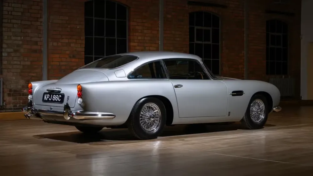 60-летний Aston Martin DB5 подорожал более чем в тысячу раз после реставрации