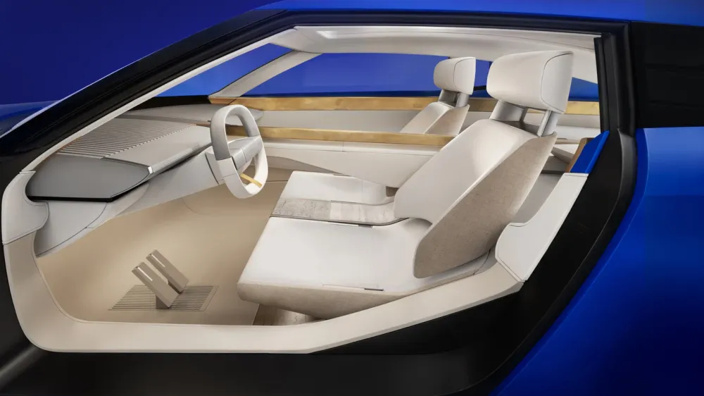 Jaguar уволил дизайнера, создавшего странный концепт Type 00