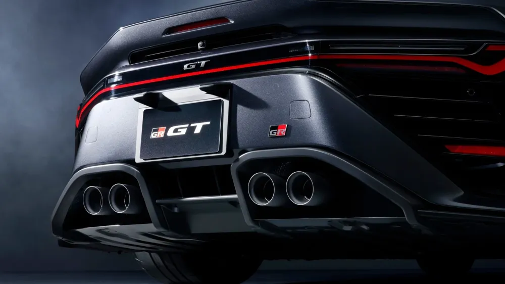 Новый суперкар Toyota GR GT представлен сразу в двух версиях