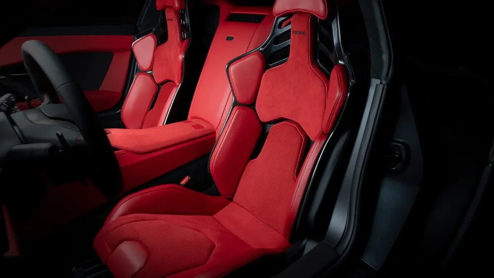 Новый суперкар Toyota GR GT представлен сразу в двух версиях