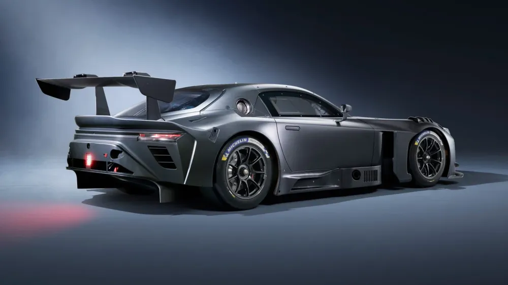 Новый суперкар Toyota GR GT представлен сразу в двух версиях