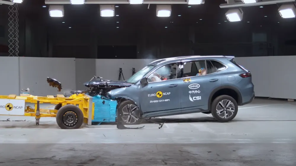 Безопасность трёх кроссоверов Geely, Exlantix и Chery проверили по европейской методике Euro NCAP