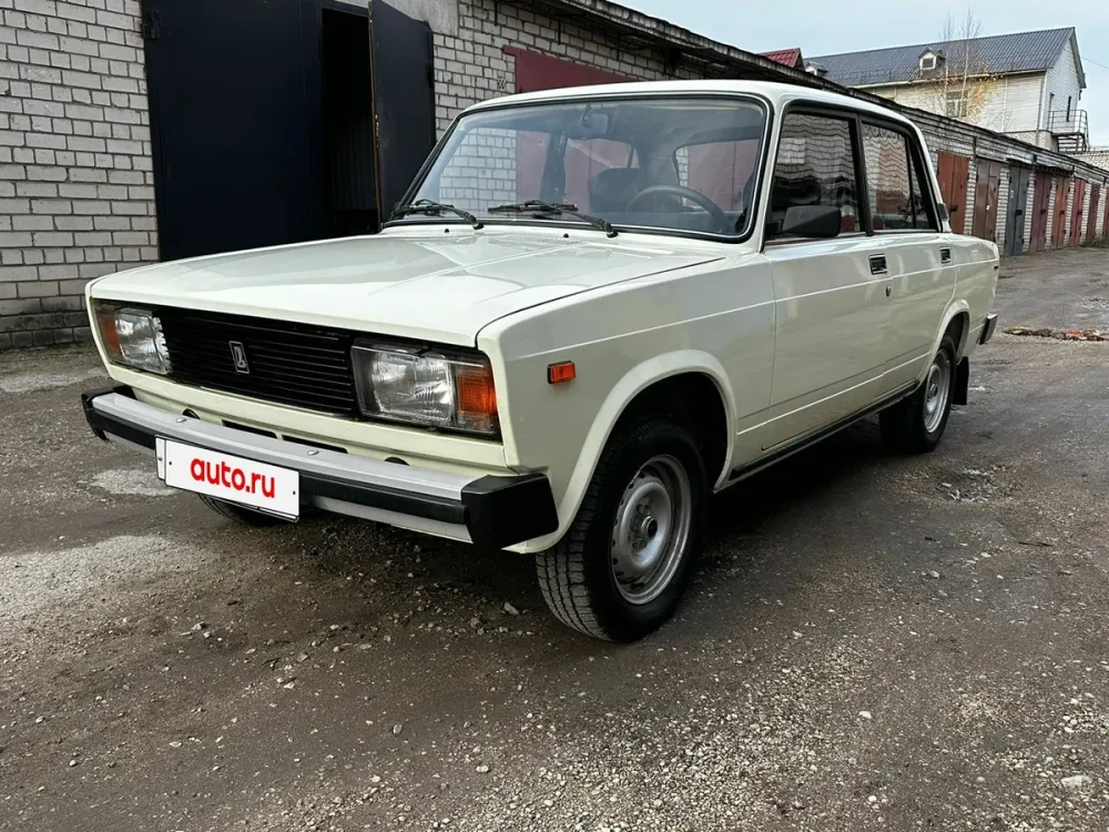 Капсула времени: 27-летний ВАЗ-2105 продают по цене новой Искры
