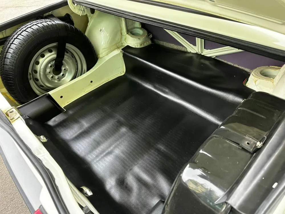 Капсула времени: 27-летний ВАЗ-2105 продают по цене новой Искры