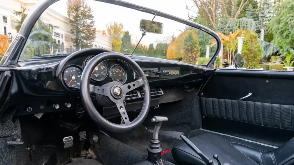 Уникальный Porsche 356, принадлежавший знаменитому музыканту, ушёл с молотка