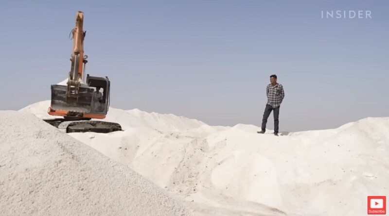 Как выращивают соль в жаркой индийской пустыне