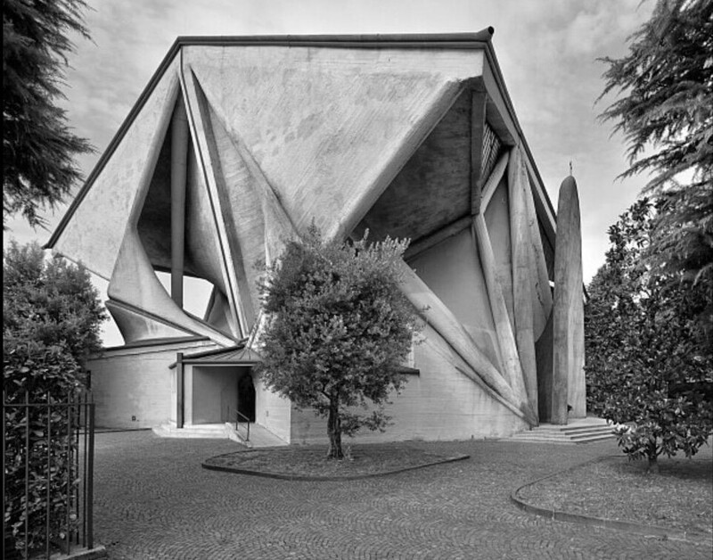 35. Церковь Санта-Мария-Иммаколата, 1966 год, Бергамо, Италия. Архитектор - Пино Пиццигони