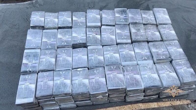 В Петербурге задержали наркокурьеров с партией кокаина почти на миллиард рублей