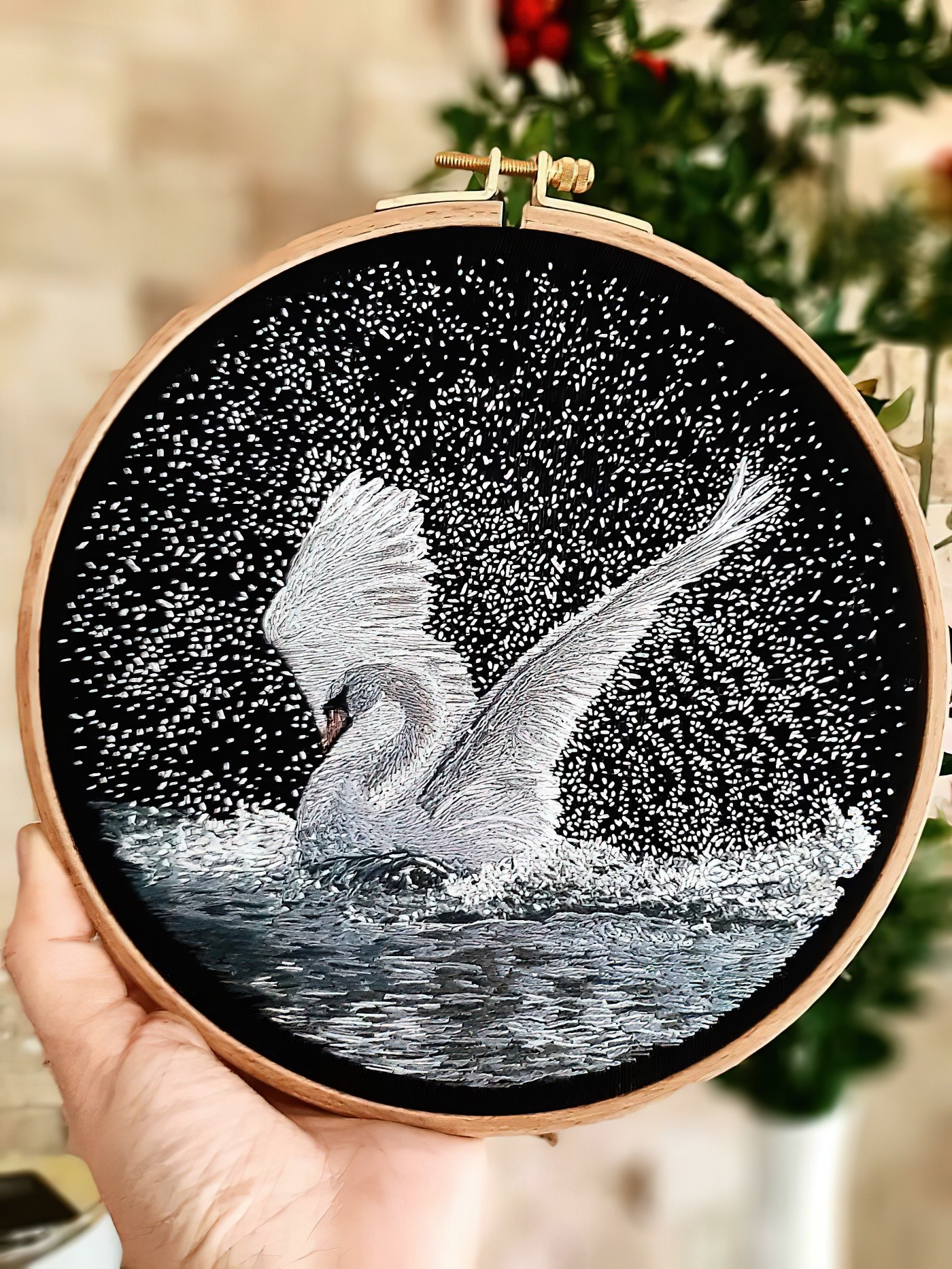 3. «Белый лебедь в чёрном озере»