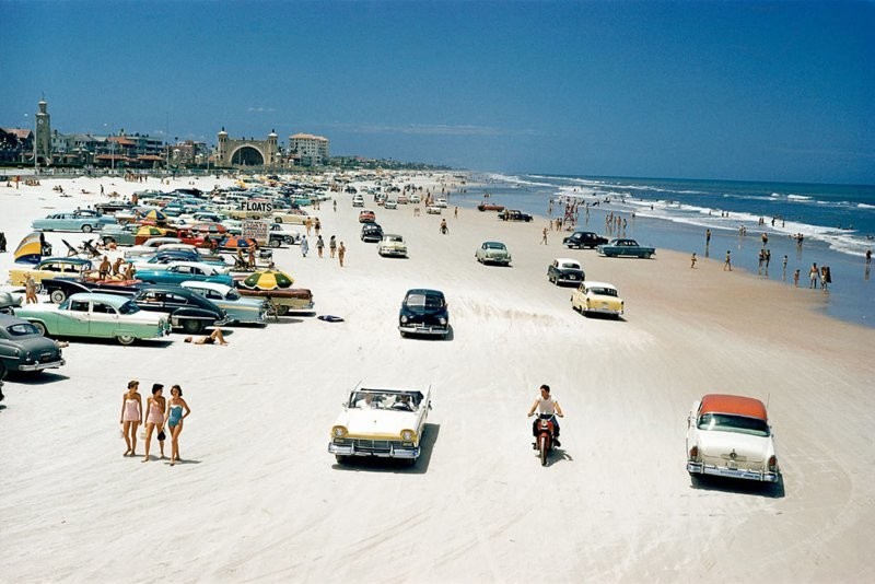 16. Ретро снимок на пляже Дейтона-Бич, США, 1957 год