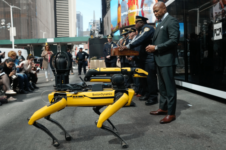 Роботы Boston Dynamics будут работать в полиции Нью-Йорка