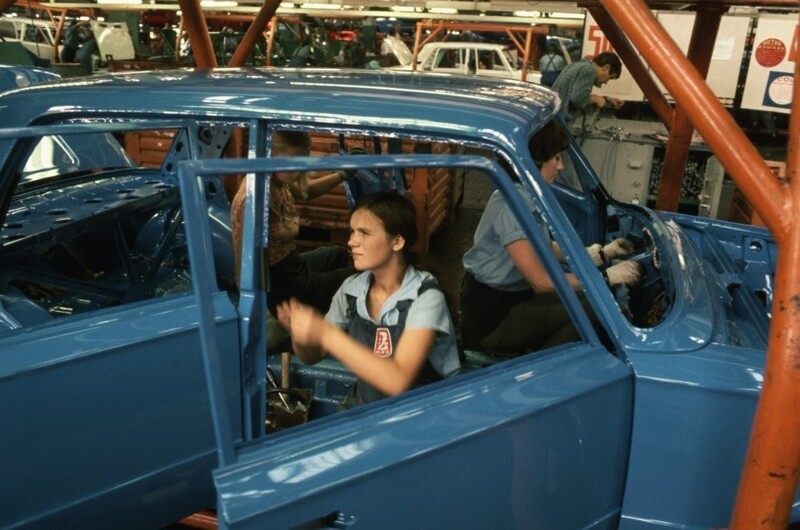 Сборка автомобилей "Жигули" на заводе в Тольятти, 1975 год