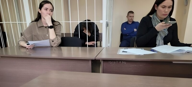 В Новосибирске сын экс-депутата проскочил на красный, насмерть сбил женщину и скрылся с места ДТП