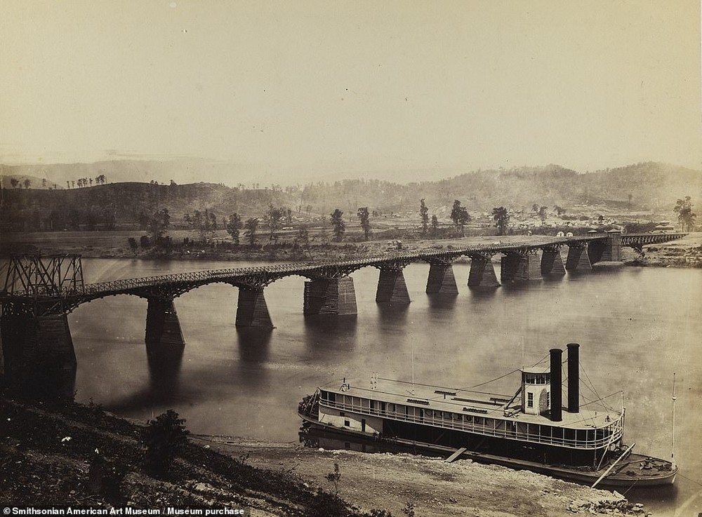23. Мост в Чаттануге, городе на юго-востоке Теннесси, расположенном на реке Теннесси. Фото 1860-х годов