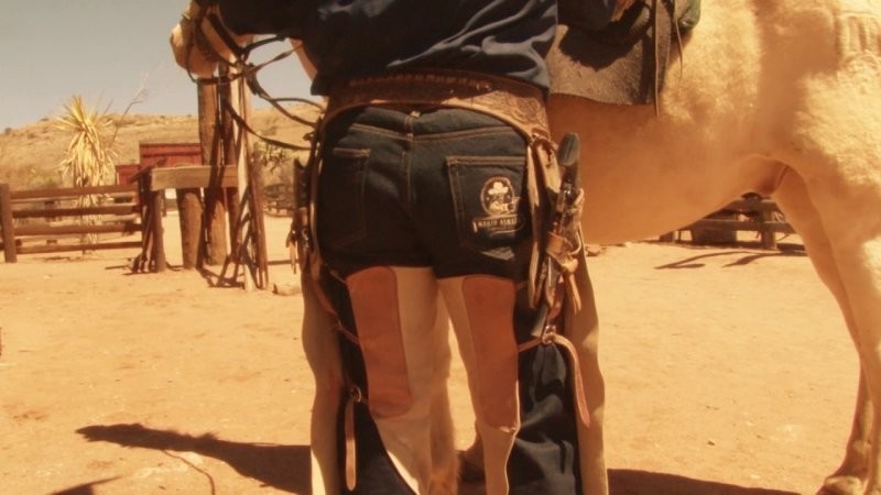 Полевая мода: почему ковбои надевали сразу две пары штанов?