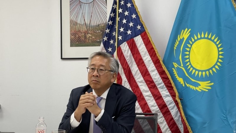 Перекрыть серый импорт! – В Казахстан нагрянул десант западных надсмотрщиков