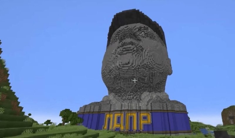 в Minecraft построили огромный памятник Жириновскому