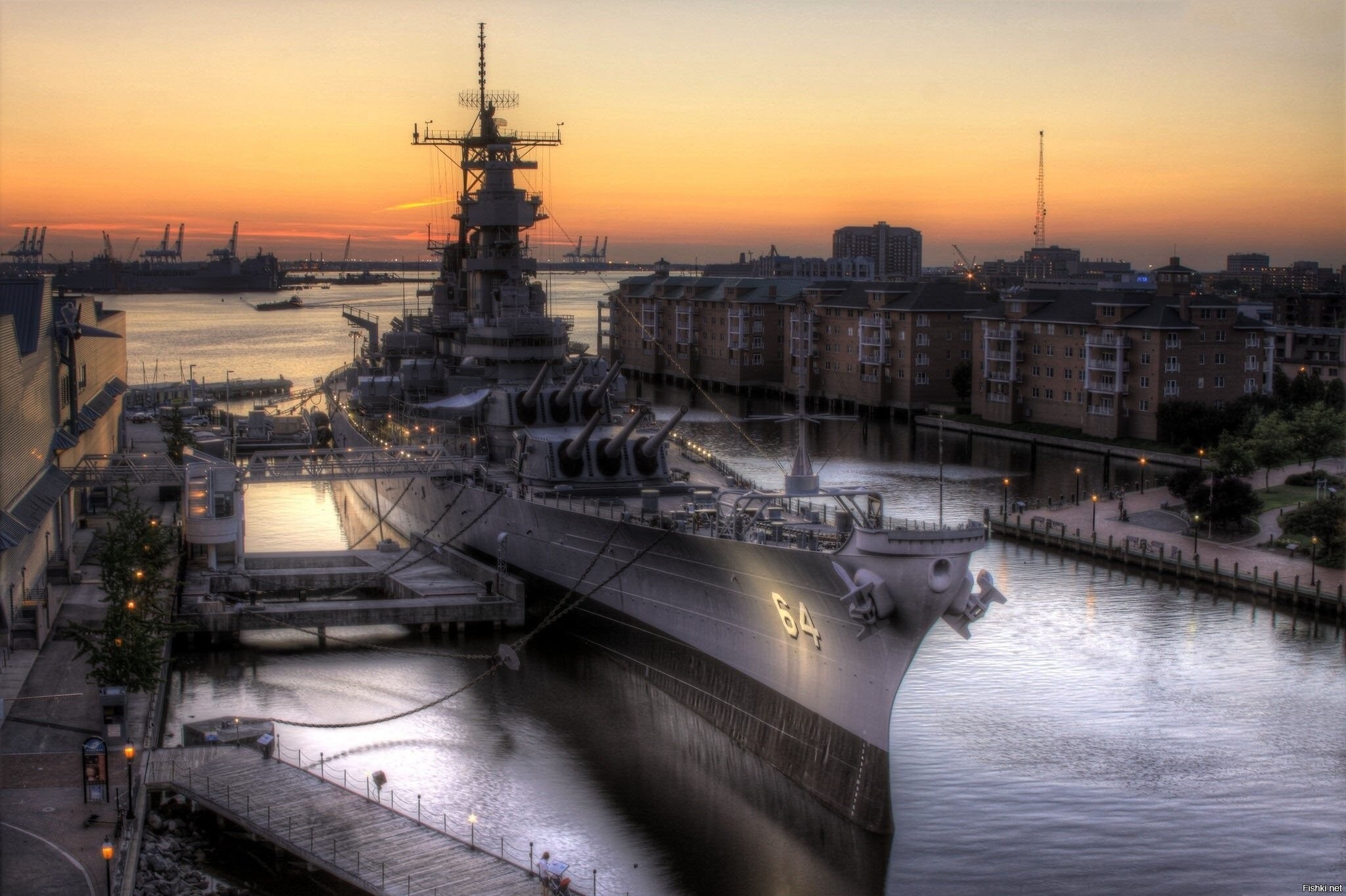 Город линкор. Линкор Висконсин. USS Wisconsin BB-64. Линкор Айова. Линкор Бургонь.