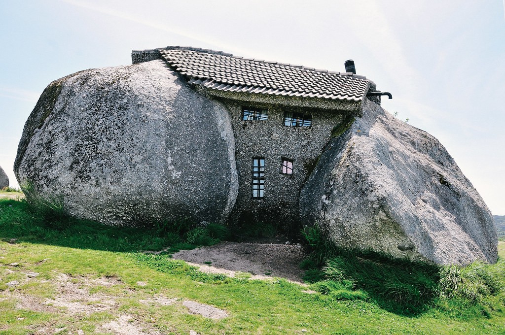 Межутёсье: удивительный португальский дом – отличная декорация для фильмов-фэнтези