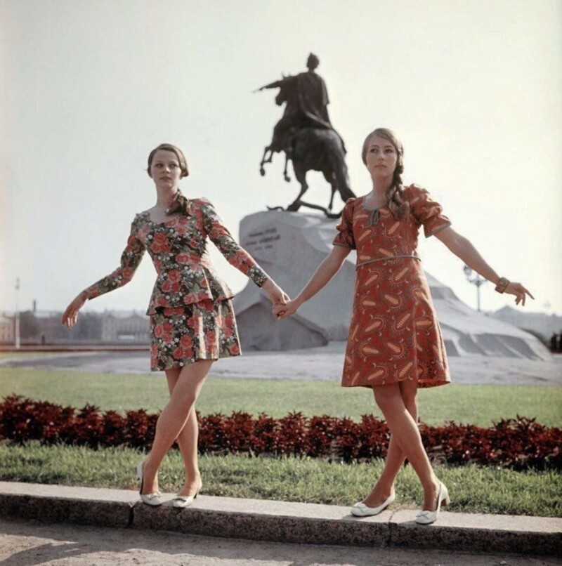 10. Советские модели демонстрируют новые наряды, 1968 год