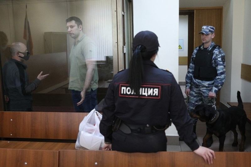 В Москве за взятки при съёмках сериала «Чикатило» посадили двух полицейских