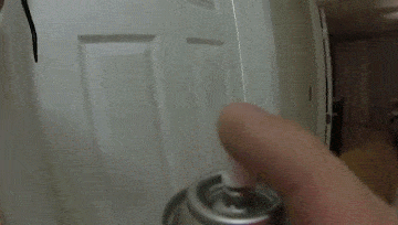 За что он так с ней?