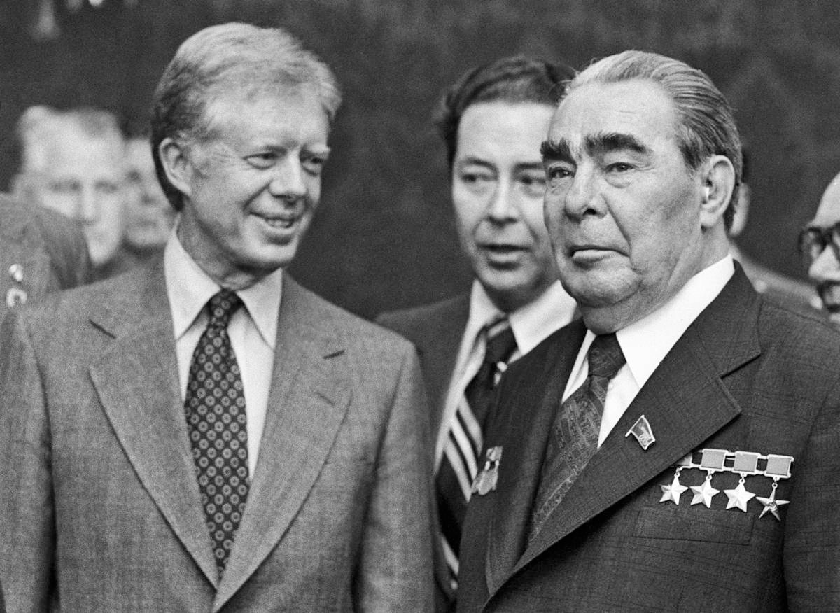 Первым президентом сша посетившим ссср. Джимми Картер 1979. Джимми Картер и Брежнев.