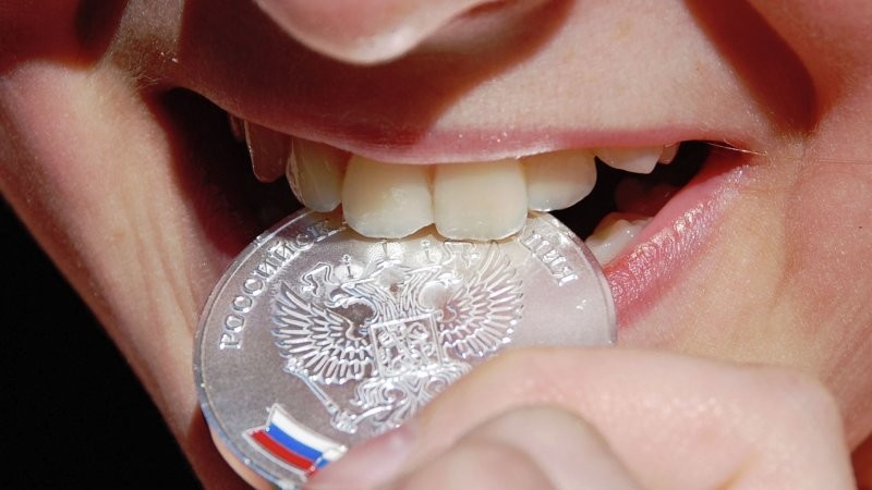 В российские школы вернут серебряные медали и уроки труда