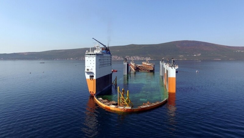Полуподводный флот: как корабли перевозят тяжелые грузы и яхты через океан
