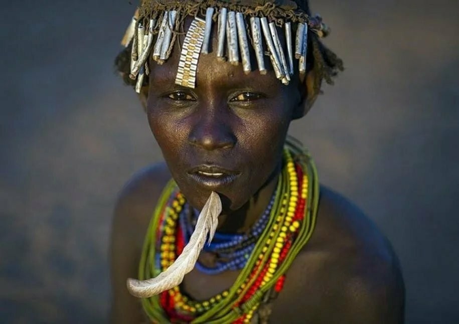 Русские племена в африке. Племя ОМО Эфиопия. Мурси, Масаи, бушмены, Химба.