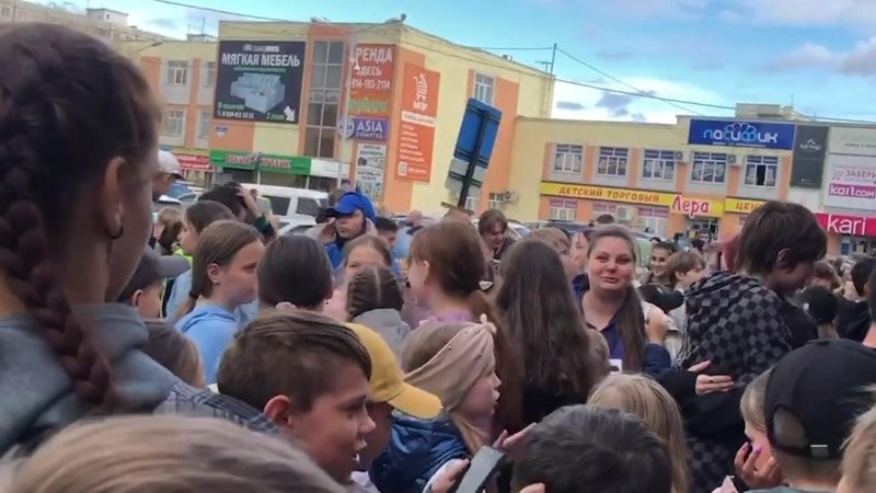 "Как из дикого леса": раздача бесплатного мороженого в Комсомольске-на-Амуре закончилась настоящей давкой