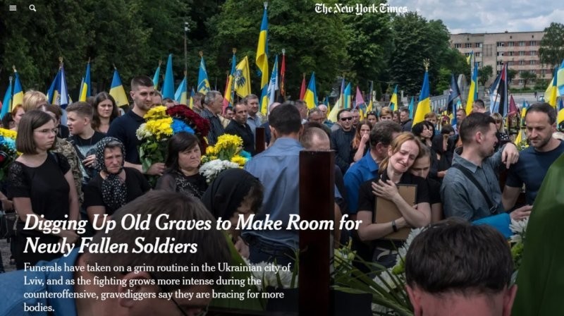 Во Львове выкапывают могилы солдат, погибших в предыдущих войнах, из-за нехватки мест на кладбище — The New York Times