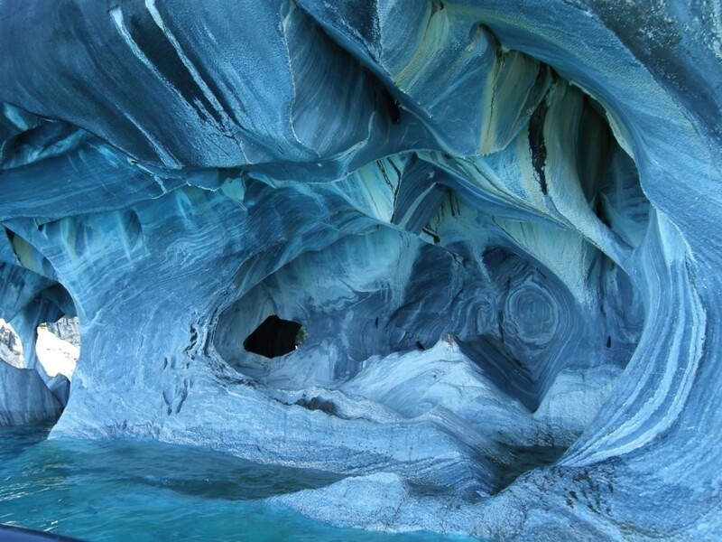 3. Мраморные пещеры Кавернас-де-Мармоль в Чили