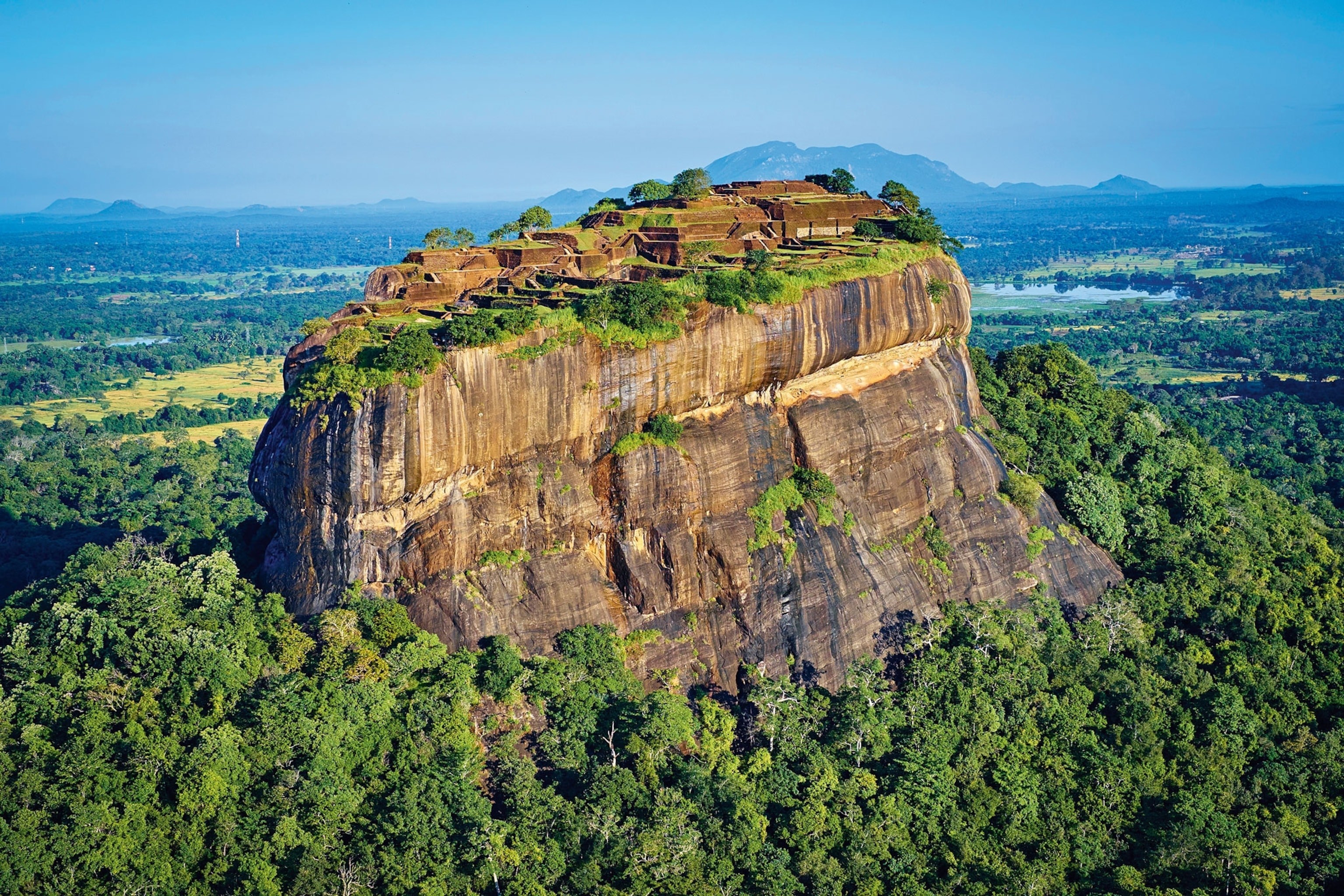 Шри ланка sri lanka. Сигирия Шри-Ланка. Скала Сигирия Шри-Ланка. Сигирия Шри-Ланка львиная крепость. Крепость Сигирия — львиная скала.