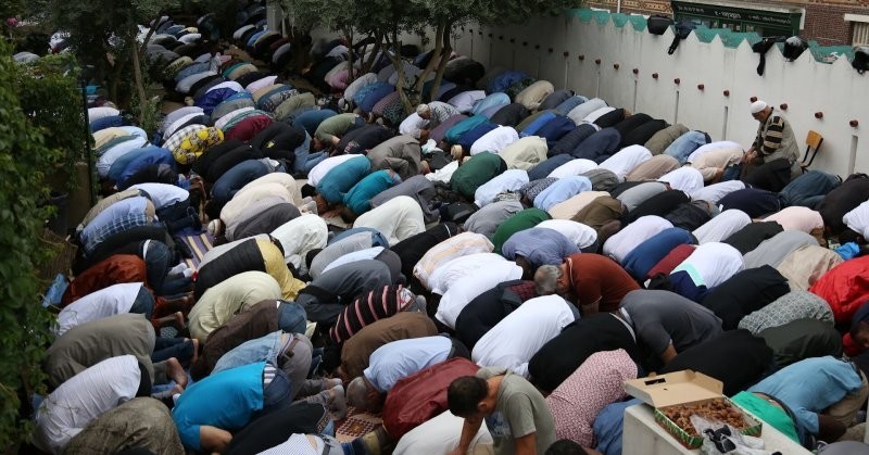 В Швеции разрешили сжечь Коран в священный для мусульман праздник Курбан-Байрам