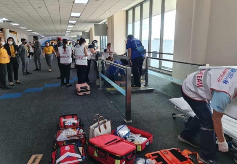 Женщина лишилась ноги на траволаторе в аэропорту Бангкока