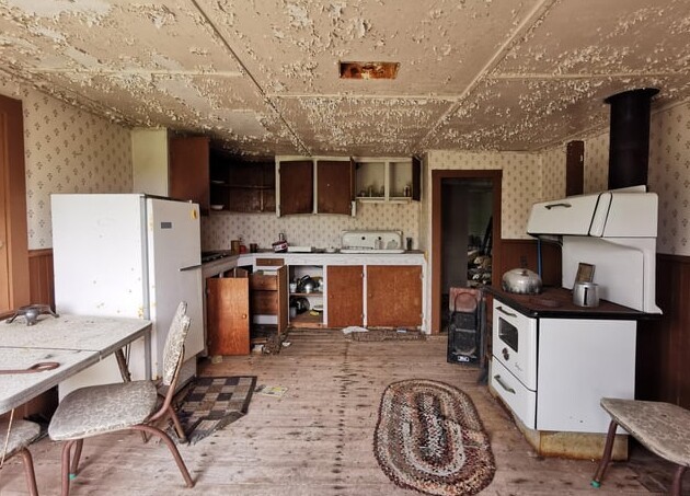 2. Дом в Шотландии, которые простоял 30 лет пустым, но внутри остались сохранившиеся вещи